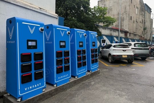 Công ty trạm sạc của tỷ phú Phạm Nhật Vượng bắt tay ngân hàng số, mở rộng trạm sạc, tủ đổi pin xe điện