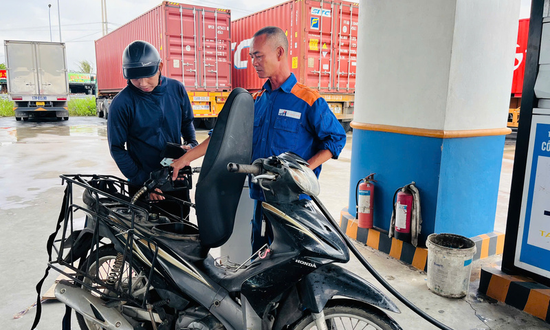 Giá xăng dầu hôm nay 22/12/2025: Tiếp tục tăng