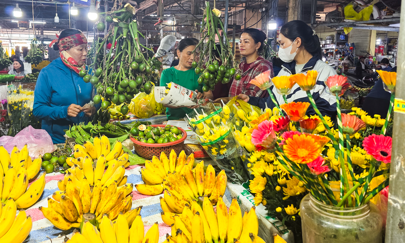 Sôi động thị trường đồ cúng Rằm tháng Giêng ở Hà Tĩnh