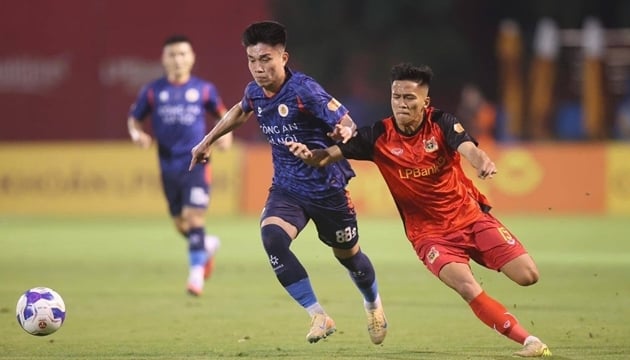 Thắng Ninh Bình 2-1, Công an Hà Nội giành lợi thế trong cuộc đua vô địch