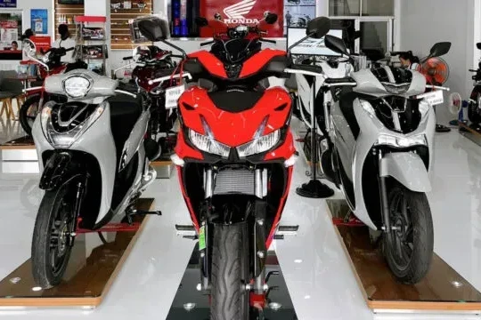 Xe máy Honda đồng loạt "xả hàng": Có mẫu giảm hàng chục triệu, rẻ ngang xe điện phổ thông