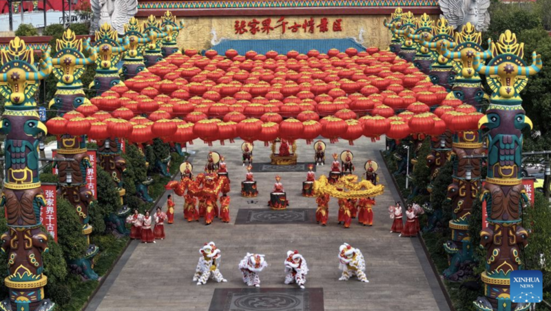 Cận cảnh những màn nghệ thuật Tết trên khắp Trung Quốc