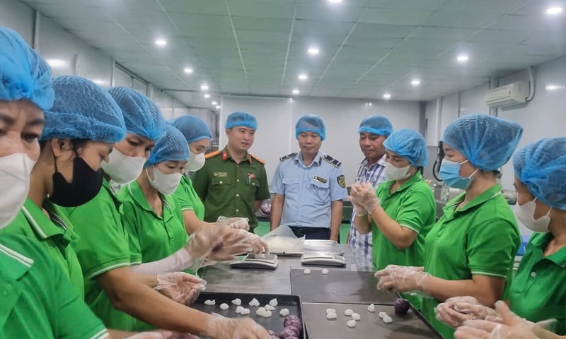 Hà Nội: Loạt cơ sở bánh trung thu bị xử phạt trong cao điểm kiểm tra