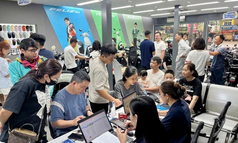 Người Hà Nội ngày càng quan tâm đến xe máy điện