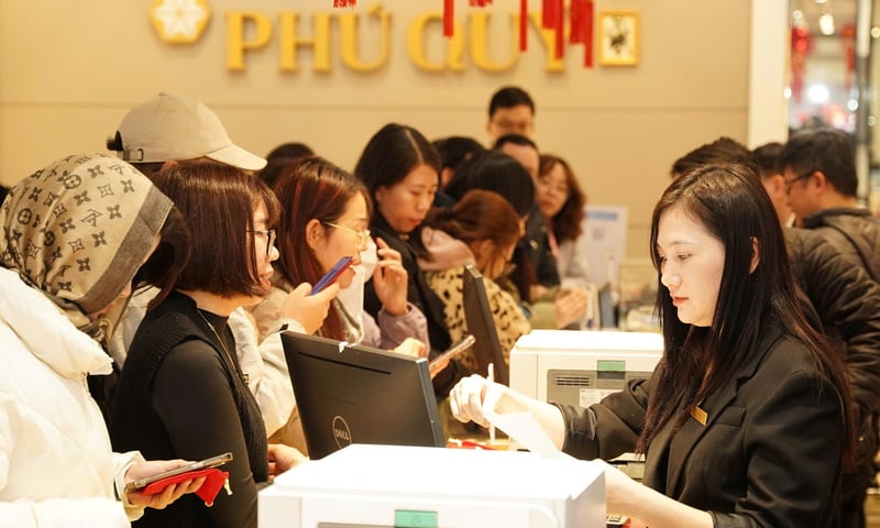 Giá bạc lập đỉnh lịch sử, nhà đầu tư cần làm gì?