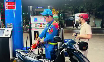 Giá xăng dầu hôm nay 14/1/2026: Tăng mạnh gần 3%