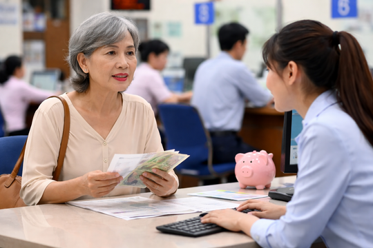 Đủ tuổi nghỉ hưu, có được rút bảo hiểm xã hội một lần ngay không?