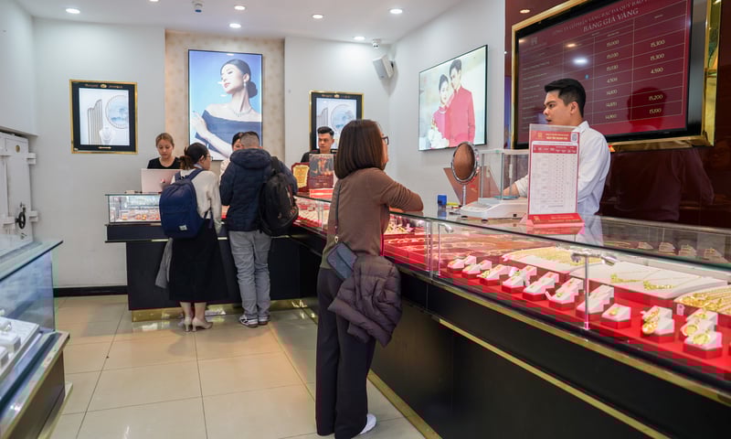 Giá vàng hôm nay ngày 04/03/2026: Đột ngột giảm, điều gì đang xảy ra?