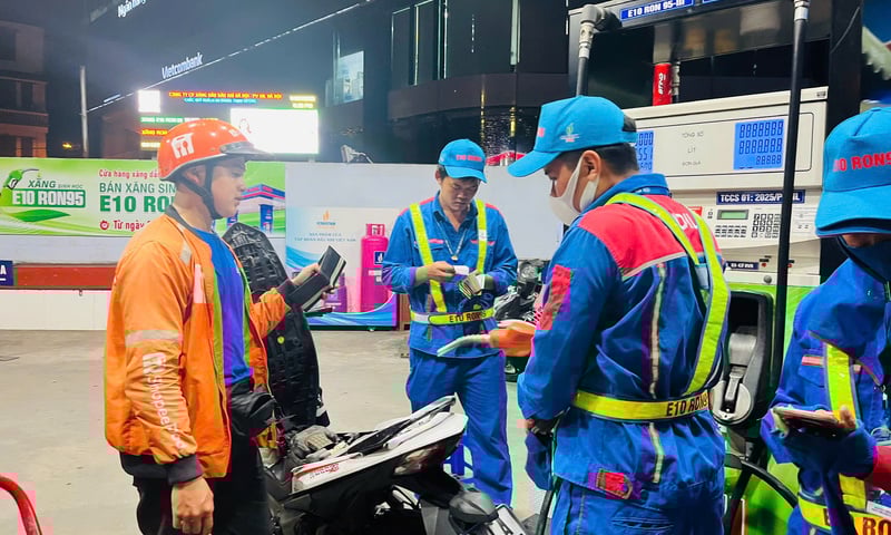 Giá xăng dầu hôm nay 29/12/2025: Tiếp tục giảm sâu