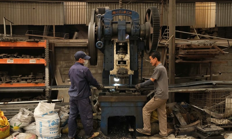 Giá thép biến động, nhiều doanh nghiệp tính lại chi phí