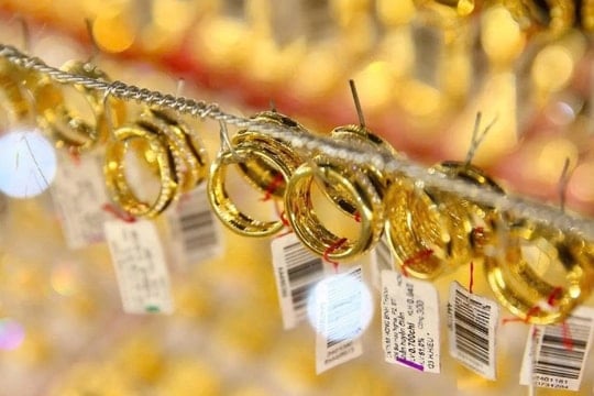 Giá vàng sáng nay lại có biến, mốc 200 triệu đồng/lượng đã ở rất gần?