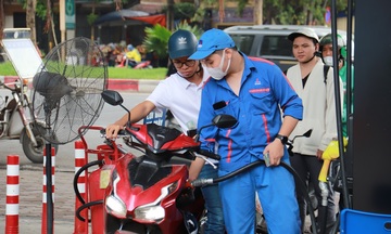 Giá xăng dầu hôm nay 18/1/2026: Tiếp tục tăng