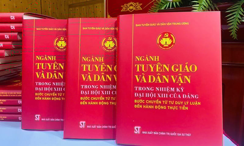 Ra mắt sách 'Ngành Tuyên giáo và Dân vận trong nhiệm kỳ Đại hội XIII của Đảng'