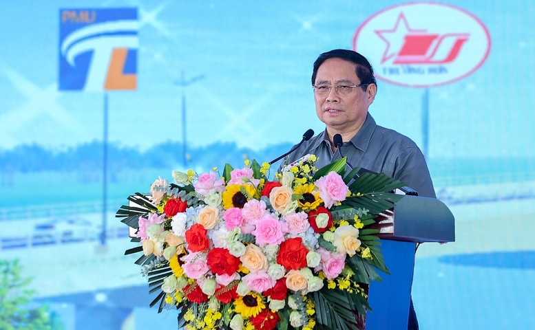 Thủ tướng: Cầu Phong Châu mới là nhịp cầu hàn gắn vết thương