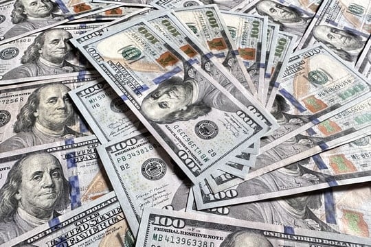 Áp lực bên ngoài gia tăng, tỷ giá trong nước vẫn giữ nhịp ổn định