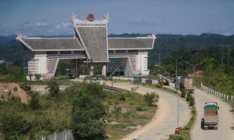 Hợp tác kinh tế Việt Nam - Lào: Động lực từ thương mại biên giới