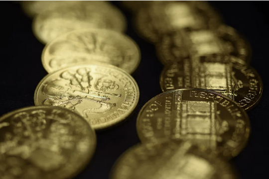 Giá vàng tăng khi nền kinh tế Mỹ suy yếu, thúc đẩy kỳ vọng FED cắt giảm lãi suất vào tháng 12 tới