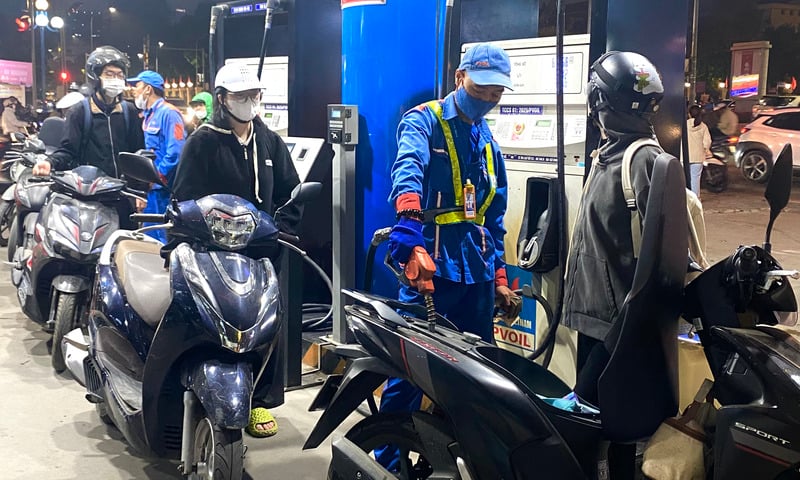 Giá dầu thế giới lên cao nhất trong 4 năm