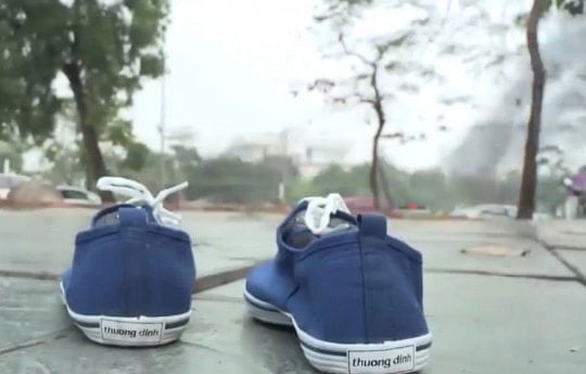 Hãng giày "quốc dân" nhiều khả năng đổi chủ, cổ phiếu trên sàn lập tức có biến