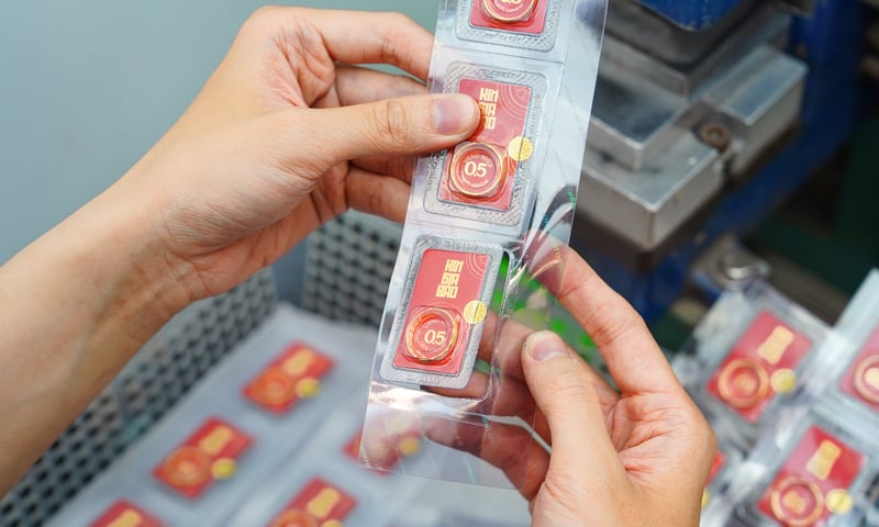 Mùng 2 Tết, giá vàng thế giới tiếp đà giảm sâu