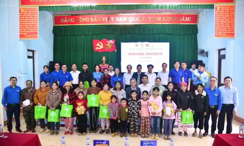 Ngành điện miền Trung tri ân và hỗ trợ cộng đồng tại Huế