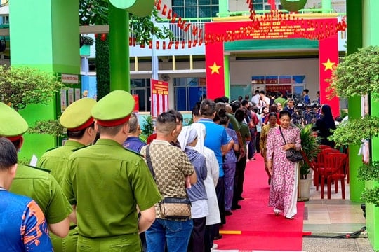 Hơn 9,6 triệu cử tri TPHCM nô nức đi bầu cử, có nơi đã hoàn thành 100%