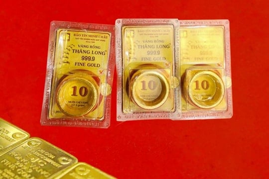 Giá vàng hôm nay 11/1/2026: Sát đỉnh lịch sử, người mua lãi lớn