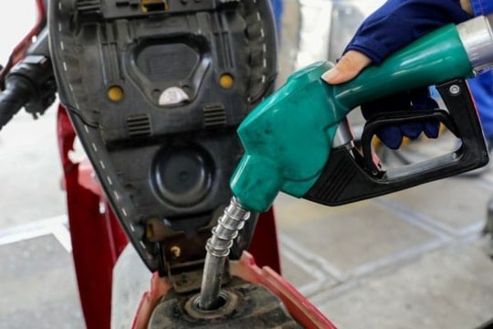 Giá xăng dầu hôm nay 17/11/2025: Tăng mạnh trong phiên đầu tuần