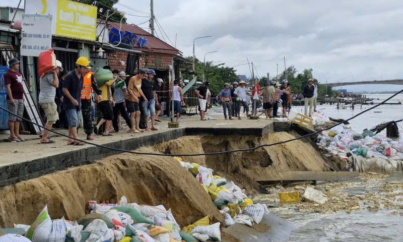 Hỗ trợ khẩn cấp 100 tỷ đồng cho Đà Nẵng khắc phục thiệt hại do mưa lũ