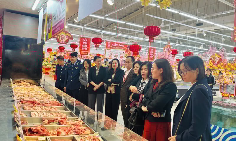 Kiểm tra công tác bình ổn thị trường tết Bính Ngọ 2026 tại Bắc Ninh