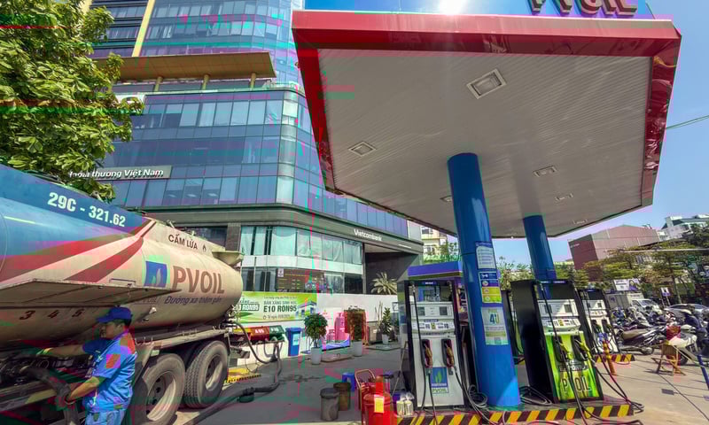 Tiếp tục chi Quỹ bình ổn, giá xăng dầu giảm mạnh