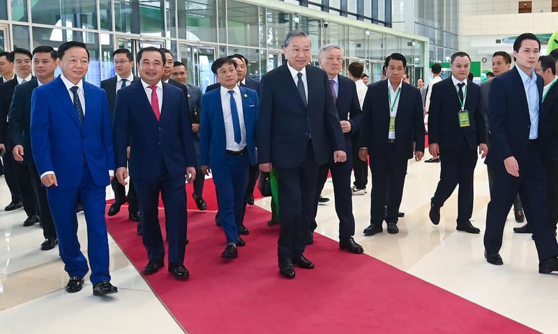 Tổng Bí thư dự Lễ kỷ niệm 80 năm ngành Nông nghiệp và Môi trường