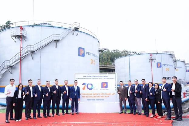 Lễ gắn biển công trình chào mừng kỷ niệm 70 năm thành lập Petrolimex