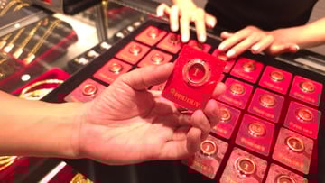 Giá vàng hôm nay (26/4): Đứt chuỗi tăng 1 tháng