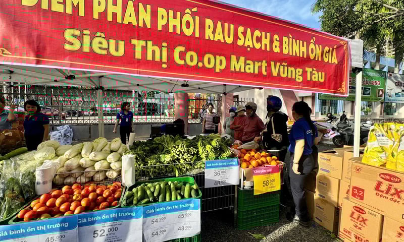 TP. Hồ Chí Minh: Tăng nhập hàng, mở 5 điểm bán rau củ để bình ổn giá