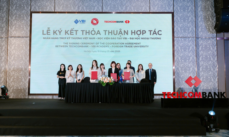 Techcombank khởi động 'Đấu trường AI kinh doanh' cho thế hệ kế cận