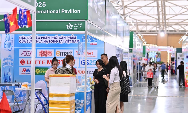 Sức hút từ những gian hàng quốc tế tại Hội chợ Mùa Thu