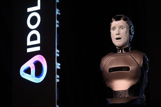 Màn ra mắt thảm họa của robot AI Nga giữa sân khấu Moscow