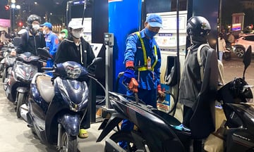 Giá xăng dầu hôm nay 18/3/2026: Bật tăng giữa căng thẳng Trung Đông