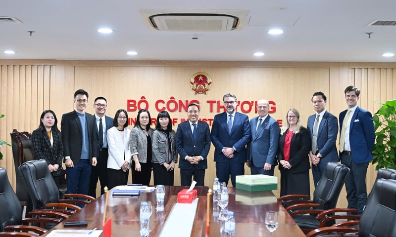 Việt Nam - Canada: Xây dựng chuỗi cung ứng bền vững về logistics, nông sản