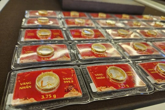 Giá vàng hôm nay 8/4/2026: Bất ngờ đi "tàu lượn", mở cửa sáng nay sẽ có cú sốc?