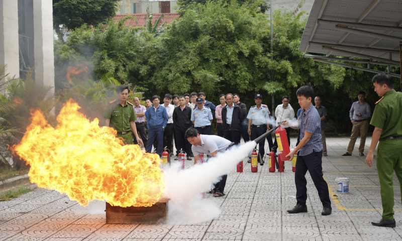 Công ty Thủy điện Sông Bung huấn luyện nghiệp vụ phòng cháy chữa cháy