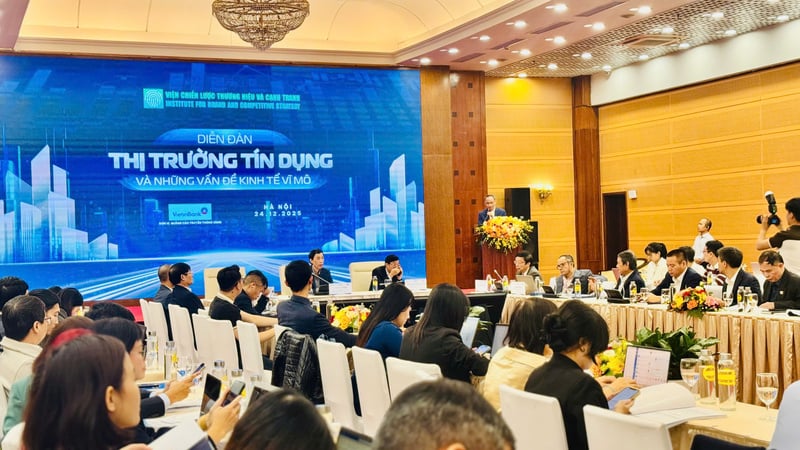 Tăng trưởng tín dụng đến đâu để không đánh đổi ổn định vĩ mô?