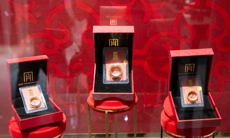 Giá vàng hôm nay 18/01/2026: Neo ở ngưỡng cao