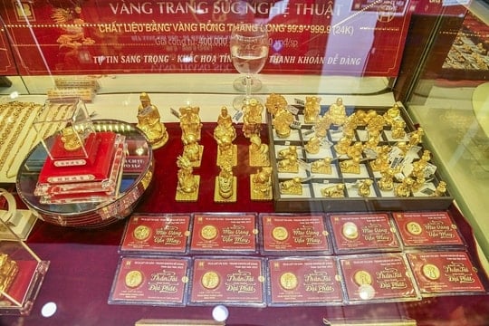 Thị trường kim loại quý hôm nay 17/4: Giá vàng lại giảm mạnh