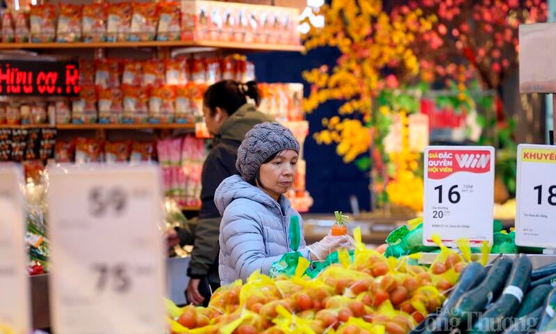 Thị trường hàng hóa ngày 28 Tết sôi động, giá cả vẫn ổn định