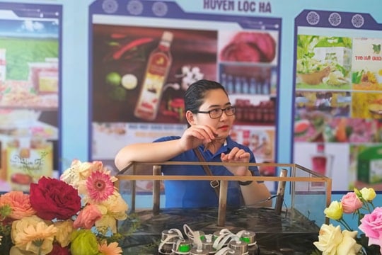 Từ ý tưởng táo bạo, cô gái 9X đưa đặc sản quê thành mô hình khởi nghiệp tiền tỷ