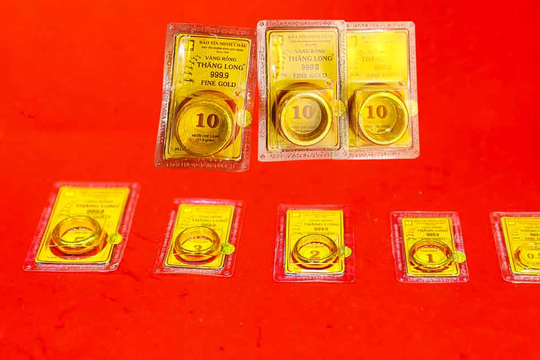 Giá vàng hôm nay 21/11/2025: Vàng lại rơi, khả năng sẽ về bao nhiêu?