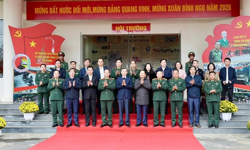 Ủy viên Bộ Chính trị Đoàn Minh Huấn thăm, chúc Tết tại tỉnh Lai Châu