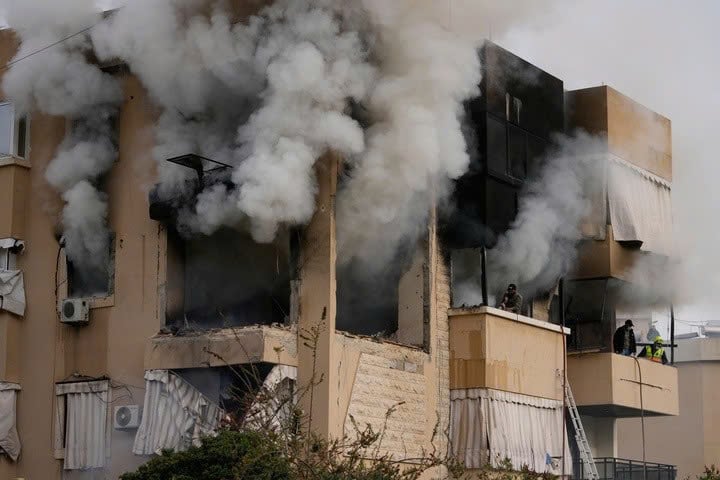 Chiến sự Trung Đông sáng 1/5: Hezbollah tấn công dữ dội vào Israel